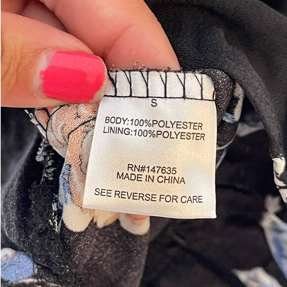 NEW Romeo & Juliet Couture Black Floral Faux Wrap Mini Dress S Cold Shoulder - Picture 10 of 10